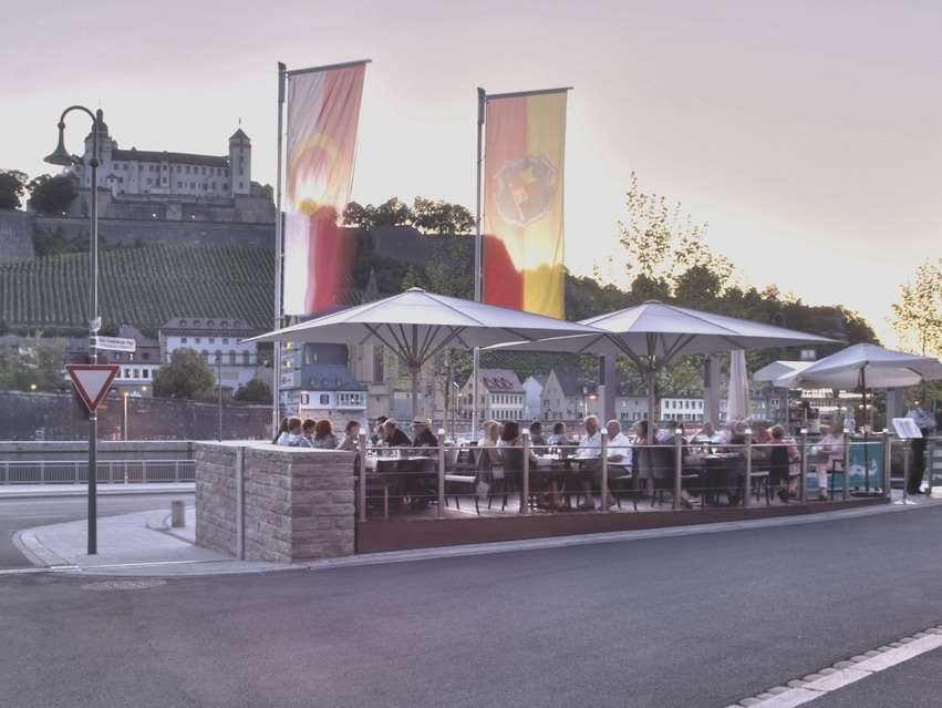 Hotel & Restaurant Walfisch เวิร์ซบวร์ก ภายนอก รูปภาพ